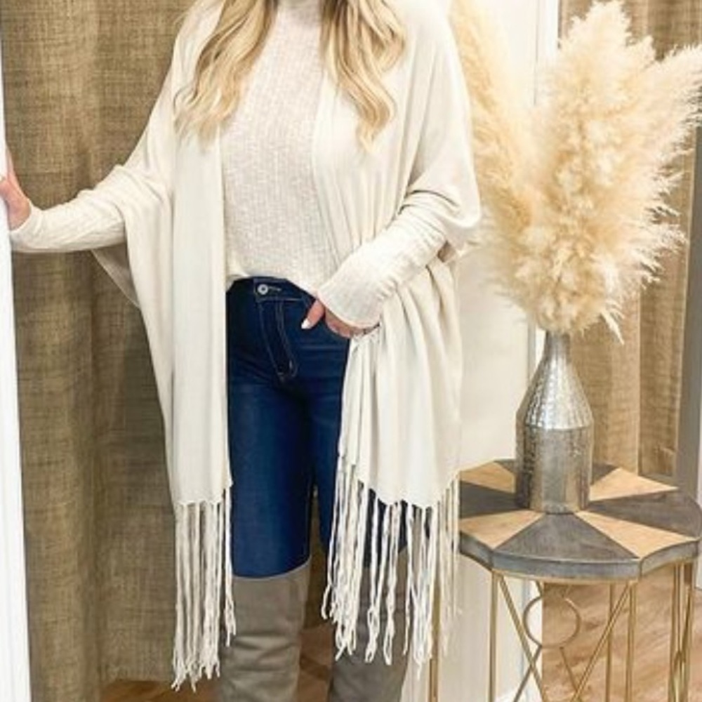 Vanilla/Cream fringe shawl Kimono